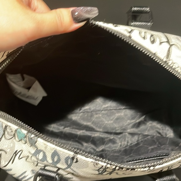 LIKE-NEW ALDO PEBBLED FAUX LEATHER DUFFEL CROSSBODY - Picture 3 of 4